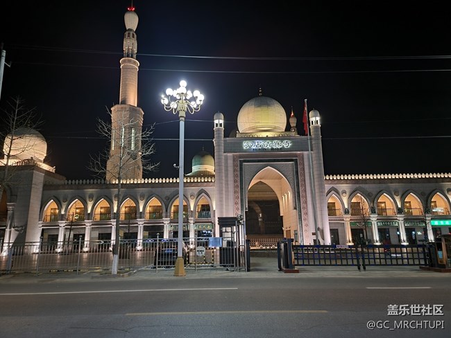 隨手拍#三星S21U#夜景，開(kāi)了3倍光變表現(xiàn)也還是很穩(wěn)啊