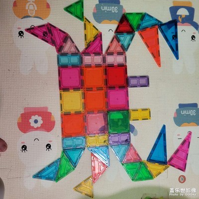 小孩的玩具挺好玩的。。。