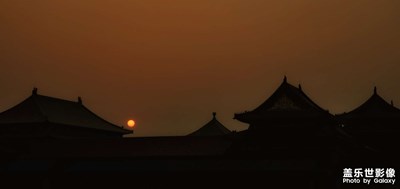 城墻內(nèi)外