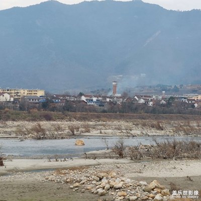 河灘行
