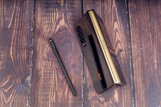 三星 W22 5G 從內(nèi)而外 盡顯奢華