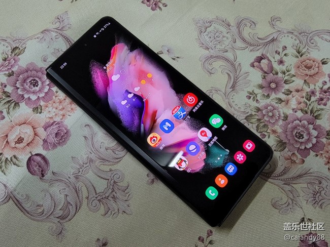 Galaxy Z系列手機(jī)星粉體驗(yàn)團(tuán)-防水還有屏下，F(xiàn)old3 評測