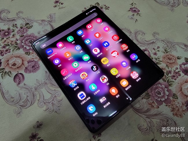 Galaxy Z系列手機(jī)星粉體驗(yàn)團(tuán)-防水還有屏下，F(xiàn)old3 評測