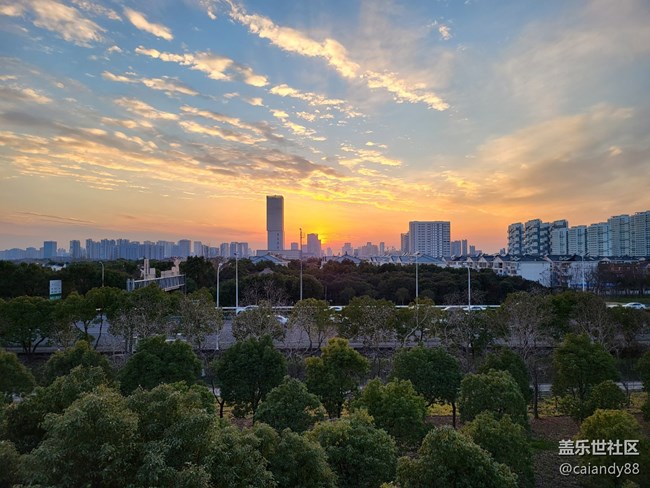 Galaxy Z系列手機(jī)星粉體驗(yàn)團(tuán)-防水+屏下,最具創(chuàng)新的折疊旗艦