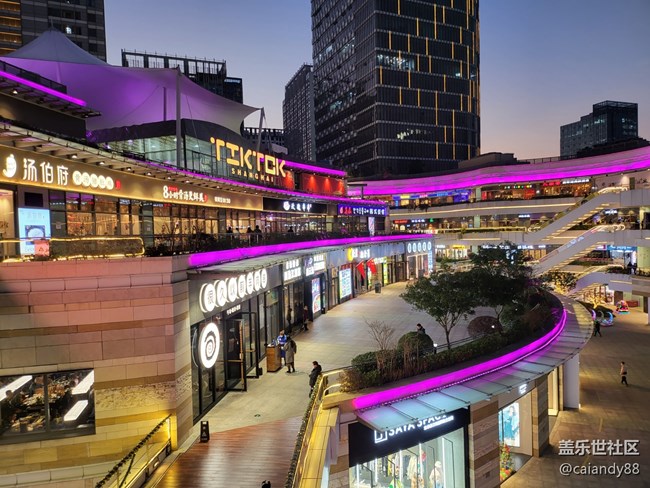 Galaxy Z系列手機(jī)星粉體驗(yàn)團(tuán)-防水還有屏下，F(xiàn)old3 評測