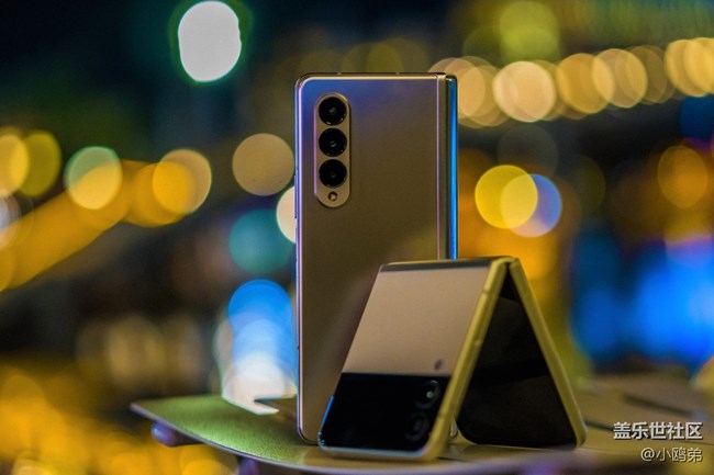 【Galaxy Z系列手機(jī)星粉體驗團(tuán)】這一面，在世界前面