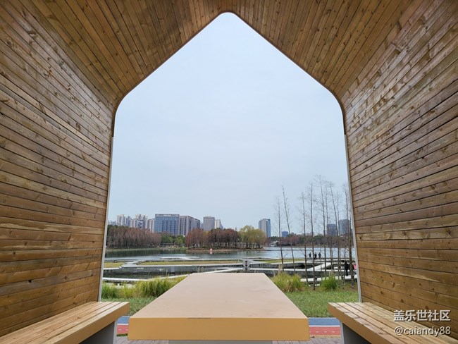 Galaxy Z系列手機(jī)星粉體驗(yàn)團(tuán)-防水+屏下,最具創(chuàng)新的折疊旗艦