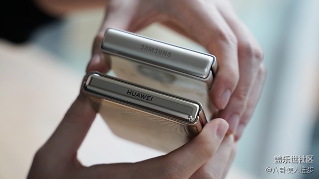 華為P50 Pocket對比三星Galaxy Z Flip3:差距有點(diǎn)大 華為P50 Pocket對比三星Galaxy Z Flip3:差距有點(diǎn)大