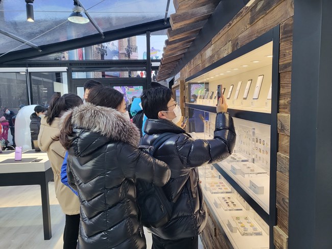 快來(lái)打卡！ 三星冬奧快閃店也齊齊亮相營(yíng)業(yè)