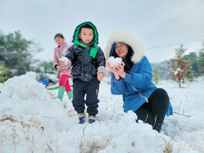 你好！多年未見的雪