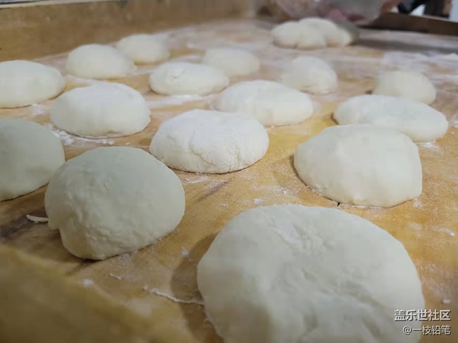 【家鄉(xiāng)年味】+ 熱乎乎的餅