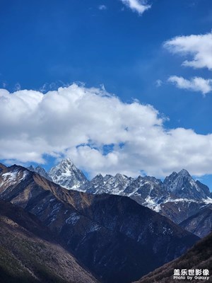 橫斷山脈的蓮花雪山