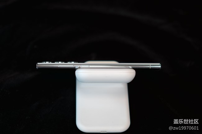 開年機皇 三星Galaxy S22系列手機上手評測