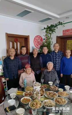 90歲姑奶過生日的照片，