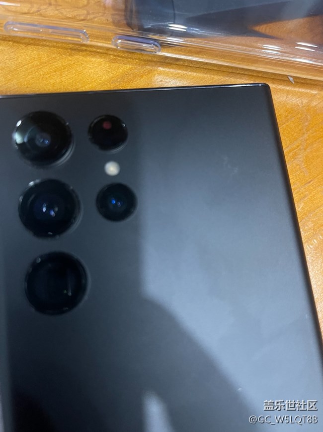 S22U 正常使用2天，后蓋直接刮花嚴(yán)重，可以申請(qǐng)售后嗎?