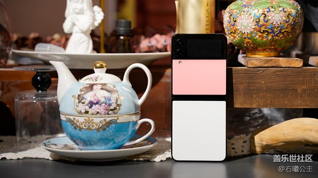 Galaxy Z Flip3 Bespoke Edition 繽色定制版精美圖賞