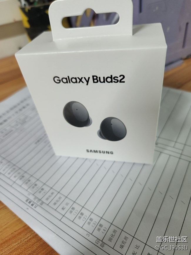 贈(zèng)品耳機(jī)