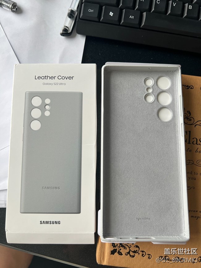 三星真皮灰色官方殼和一付耳機(jī)