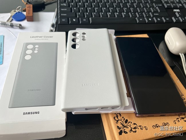 三星真皮灰色官方殼和一付耳機(jī)