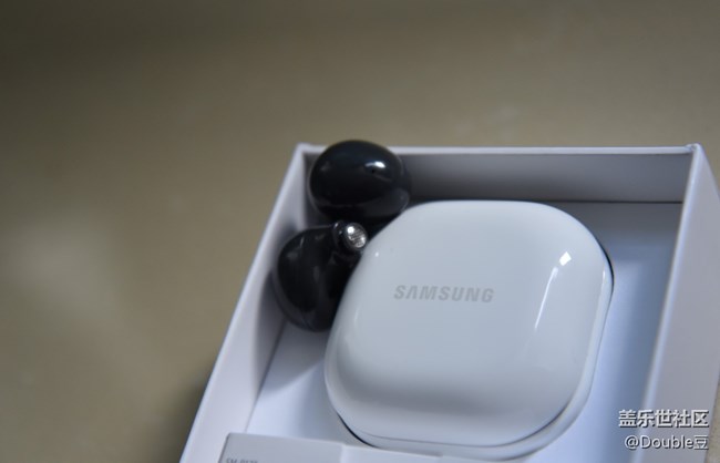 Galaxy Buds2，一對(duì)漂亮的小不點(diǎn)