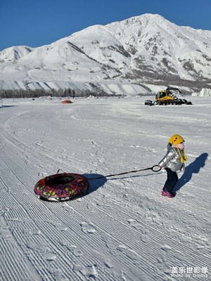 日照金山前 去喀納斯滑雪吧！