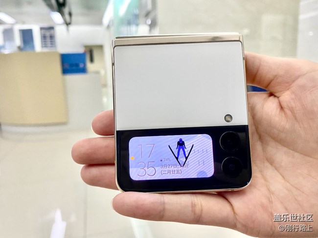 適合拍照和出行，便攜超級棒的手機