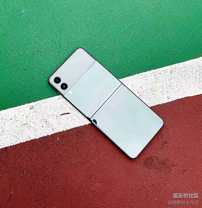 體驗(yàn)下折疊屏的樂趣——三星Z Flip3