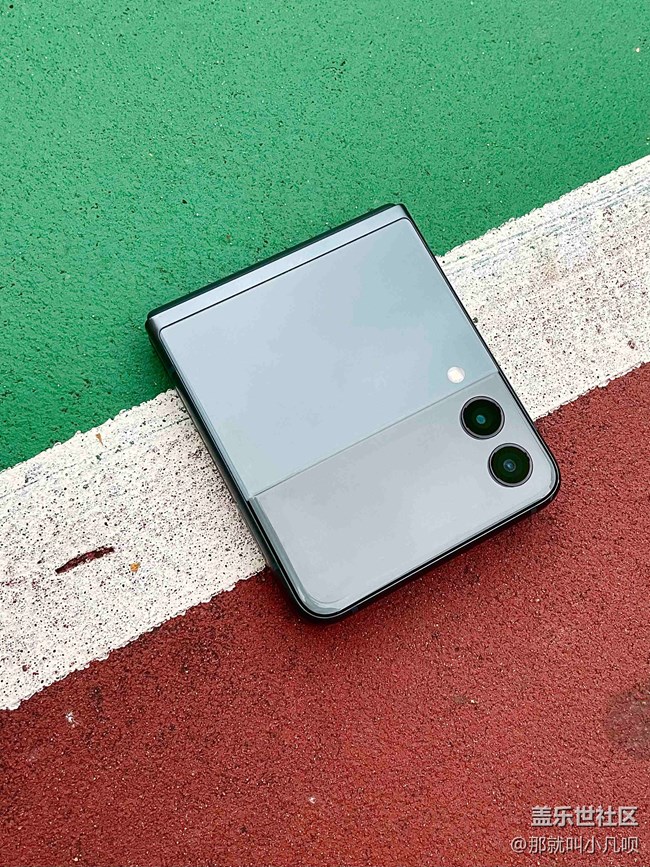 體驗(yàn)下折疊屏的樂趣——三星Z Flip3