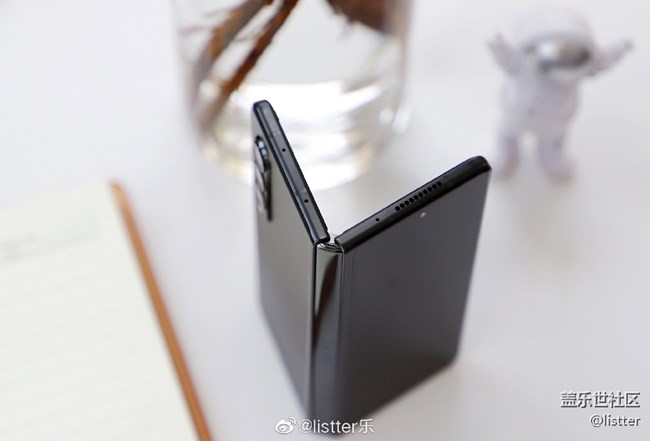 假期在家拍了幾張三星Galaxy Z Fold3外觀照片，來看看