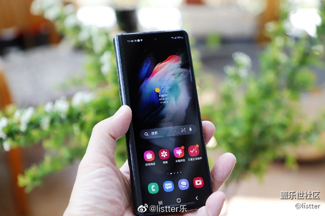 假期在家拍了幾張三星Galaxy Z Fold3外觀照片，來看看