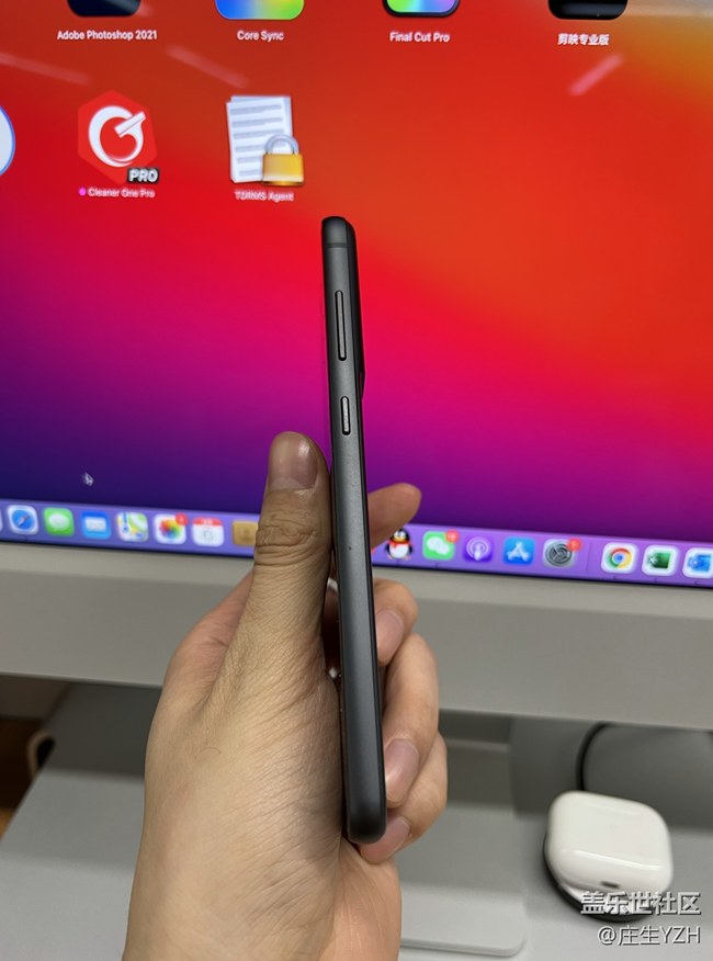 初上手是三星S21 FE