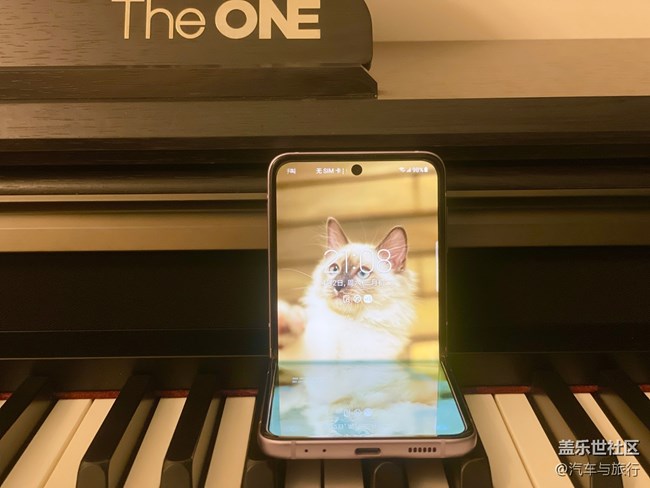 顏值高，細(xì)節(jié)棒，撞色設(shè)計絕對是加分項