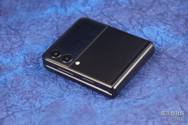 Z Flip3有點(diǎn)牛