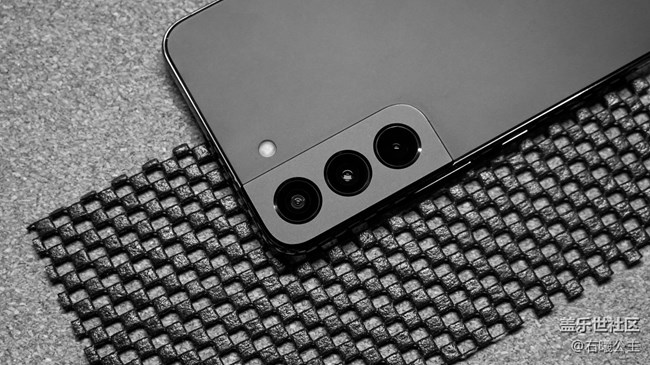 黑與白的碰撞 三星Galaxy S22|S22+圖賞