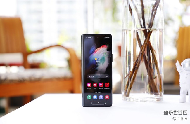 三星Galaxy Z Fold3追劇新姿勢(shì)