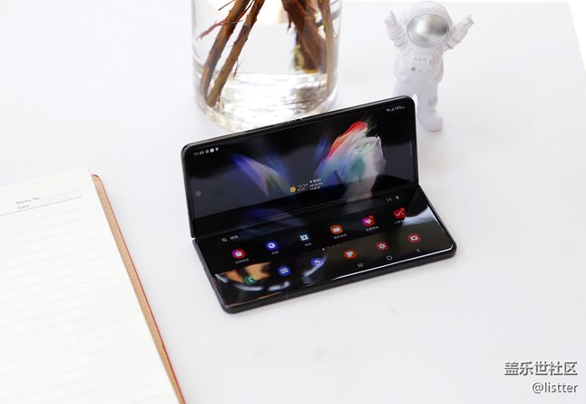 三星Galaxy Z Fold3追劇新姿勢(shì)
