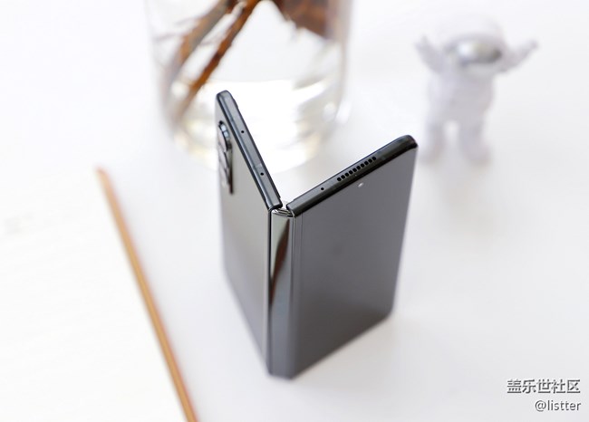 三星Galaxy Z Fold3追劇新姿勢(shì)