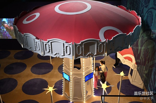 三星S22好奇女孩愛麗絲夢游仙境打卡：打開兔子洞