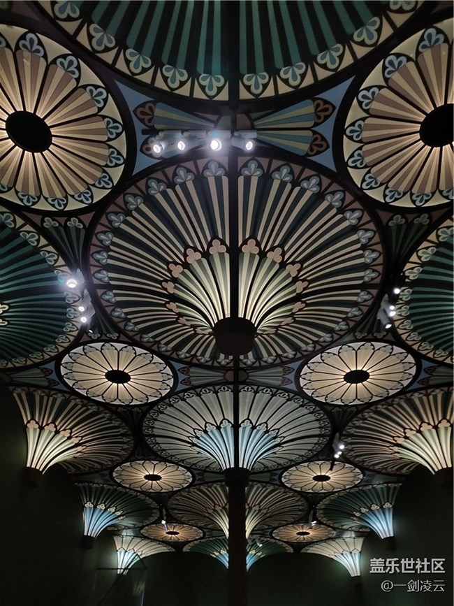 三星S22好奇女孩愛麗絲打卡——洗滌心靈的夢(mèng)幻之旅