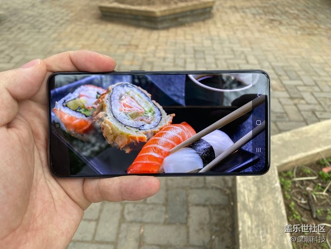 用手機(jī)隨手記錄生活，這花開的也太美了！