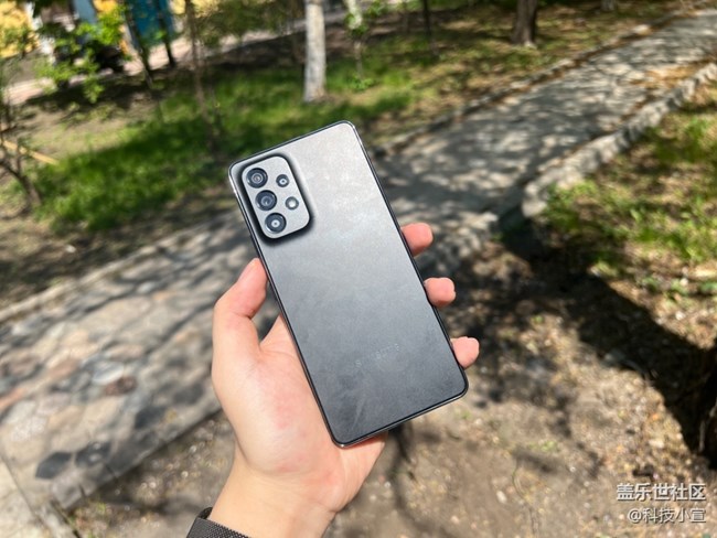 這屏幕亮度，真絕了……