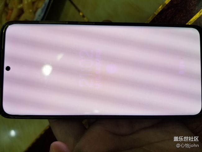 三星手機(jī)屏幕一直發(fā)白發(fā)綠，底部發(fā)燙