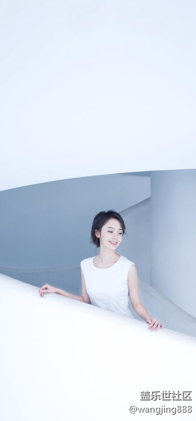 動態(tài)鎖定屏幕里面的美女壁紙，截屏的。