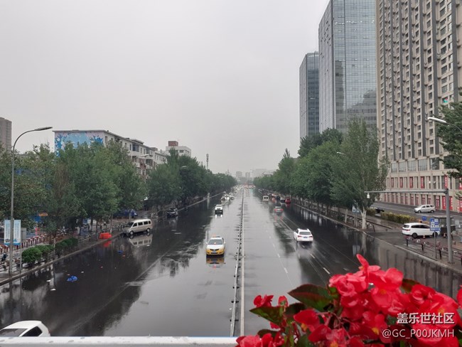 【流動(dòng)的時(shí)光】雨前雨中
