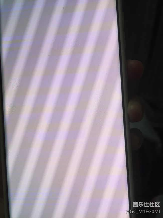 我的S20U剛過保修期就白屏 綠屏 橫紋 已無法使用