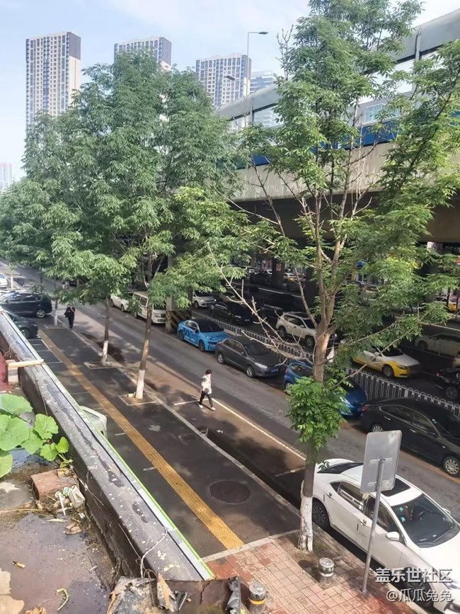 [流動的時光]+藍天白云，車水馬龍