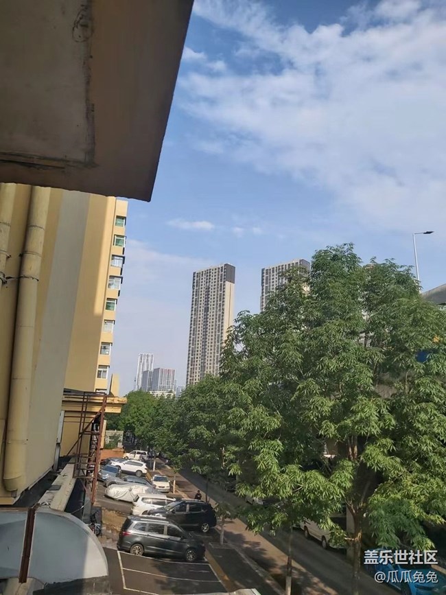 [流動的時光]+藍天白云，車水馬龍
