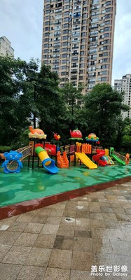 雨后小區(qū)