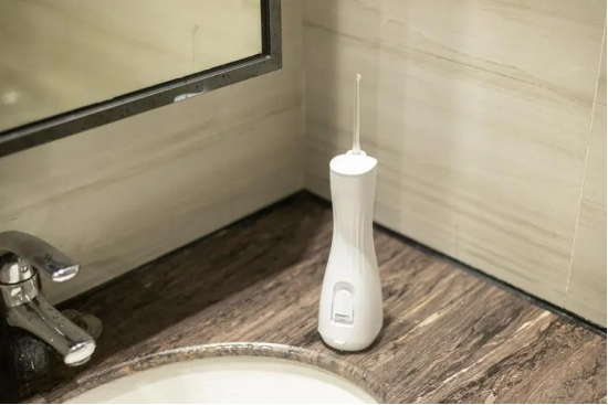 戴牙套可以用沖牙器嗎？警戒三大傷牙危害！