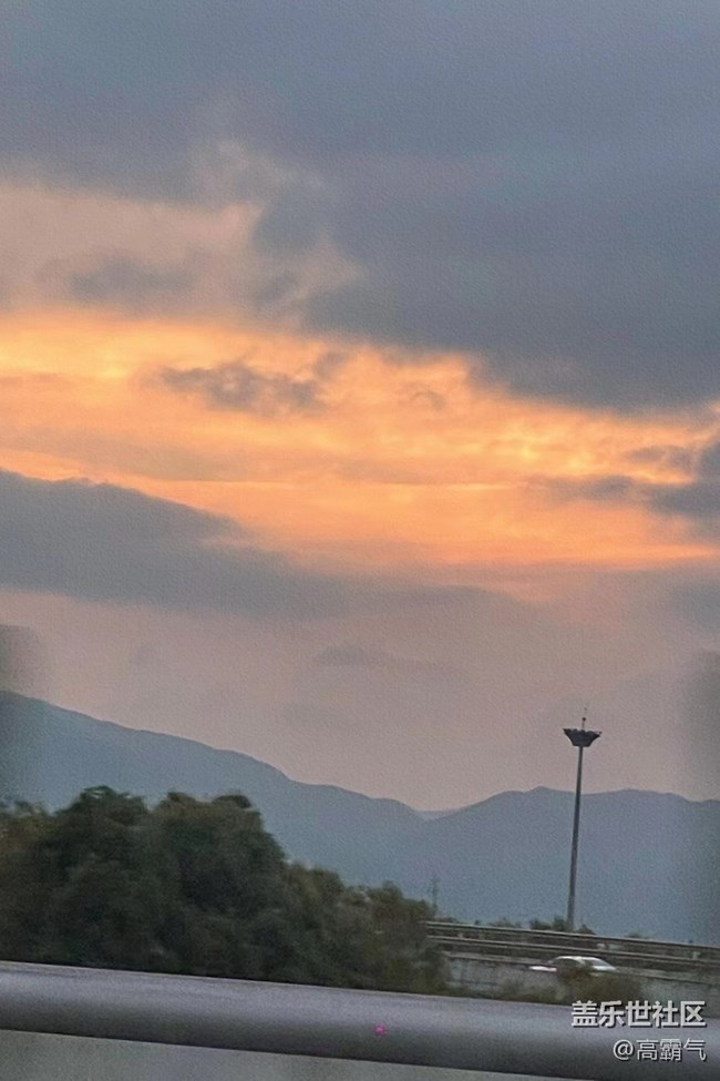 【云是世界的公民】+送您一朵云